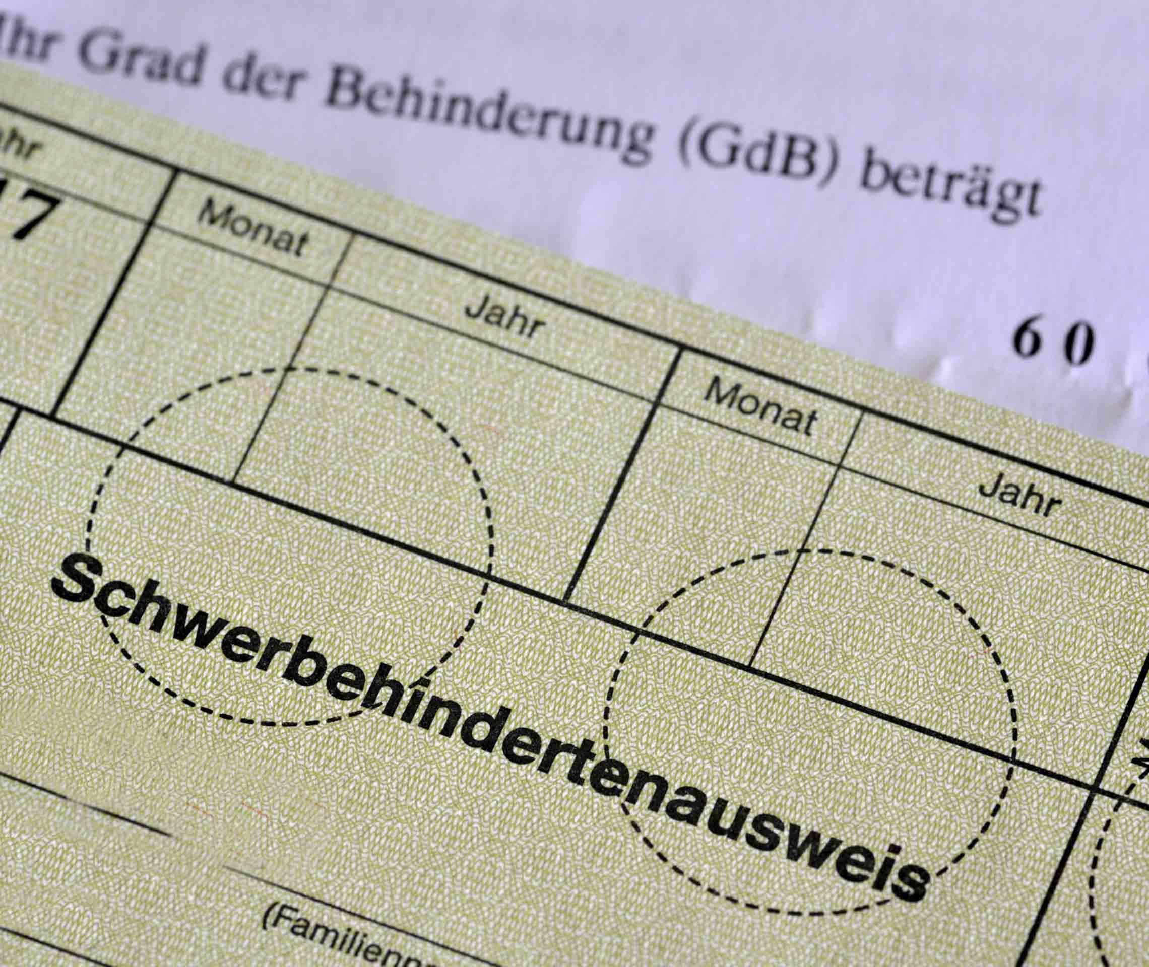 In einen Schwerbehindertenausweis wird der Grad der Behinderung (GdB) bei Migräne eingetragen.