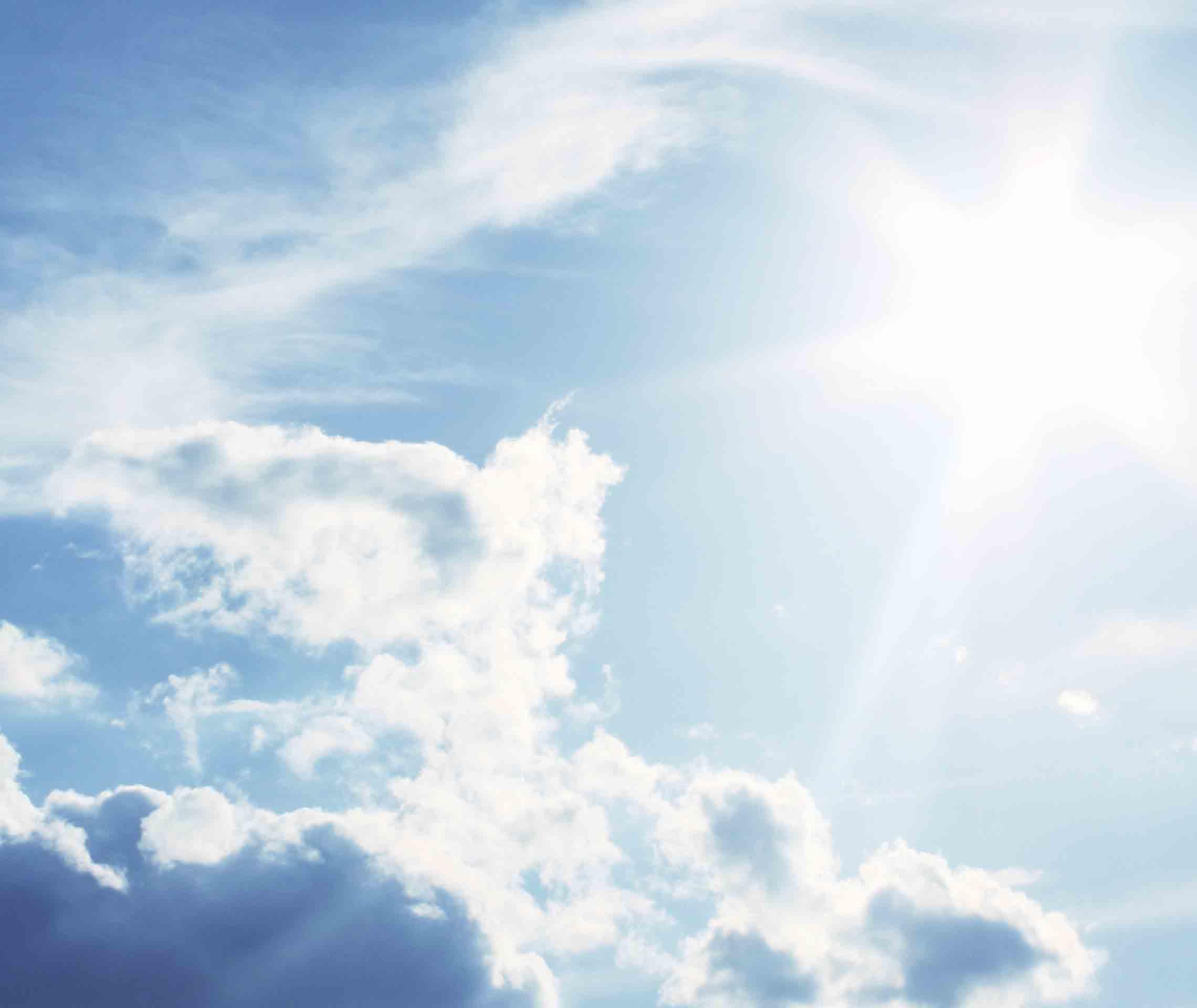 Die Sonne scheint – viele Menschen mit Migräne machen das Biowetter für ihre Migräneattacken verantwortlich.