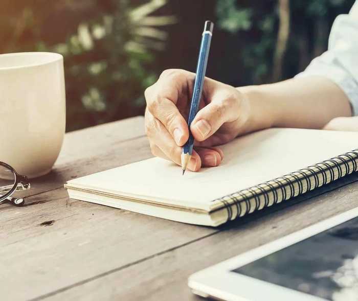 Migränetagebuch – die Bedeutung eines Migränekalenders für Patienten